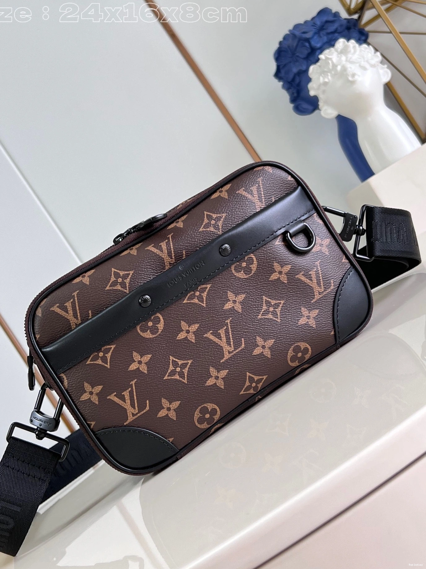 Cheap LOUIS VUITTON Alpha-24*16*8 Nano cm 0819